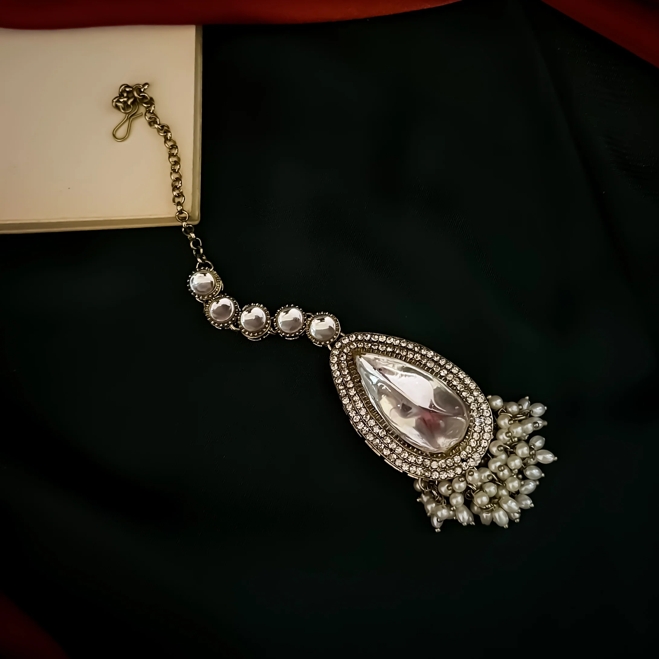 Lavanya Premium Kundan Necklace Set - Golden - Image 5