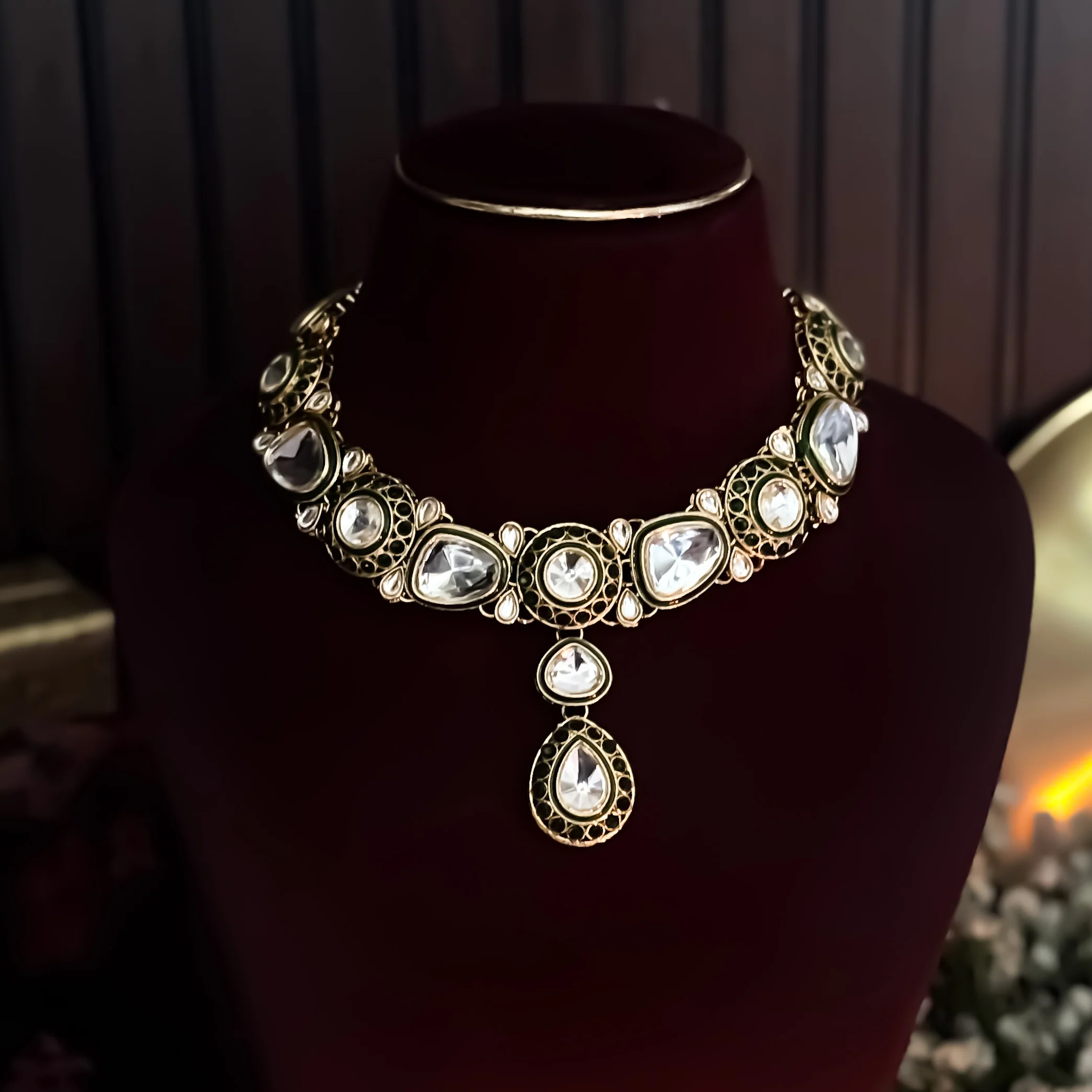 Ashnoor Kundan Necklace Set - Green - Image 3