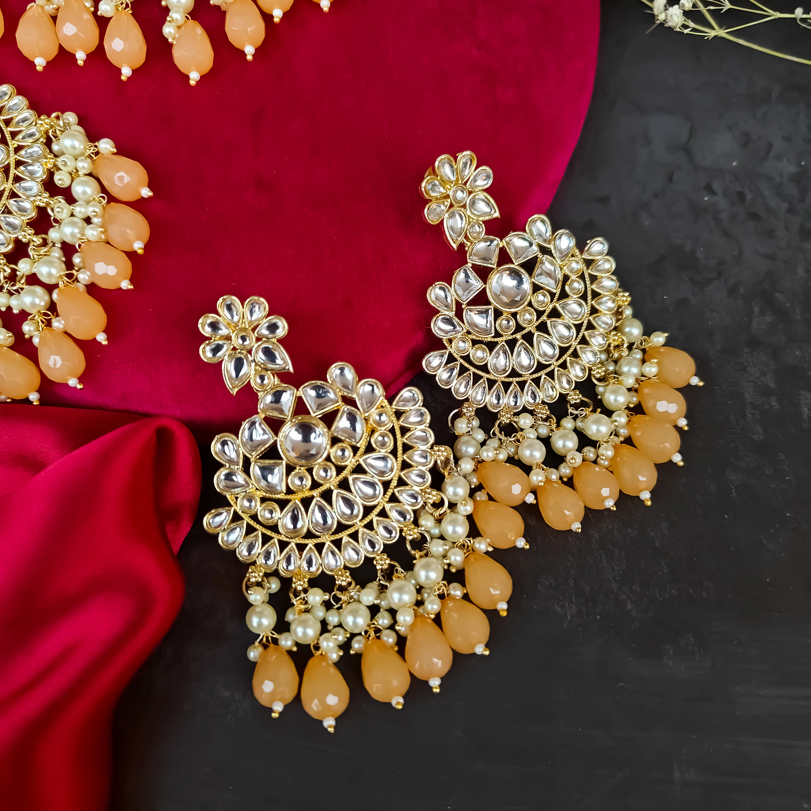 Amber Dabi Kundan Necklace Set - Peach - Image 6