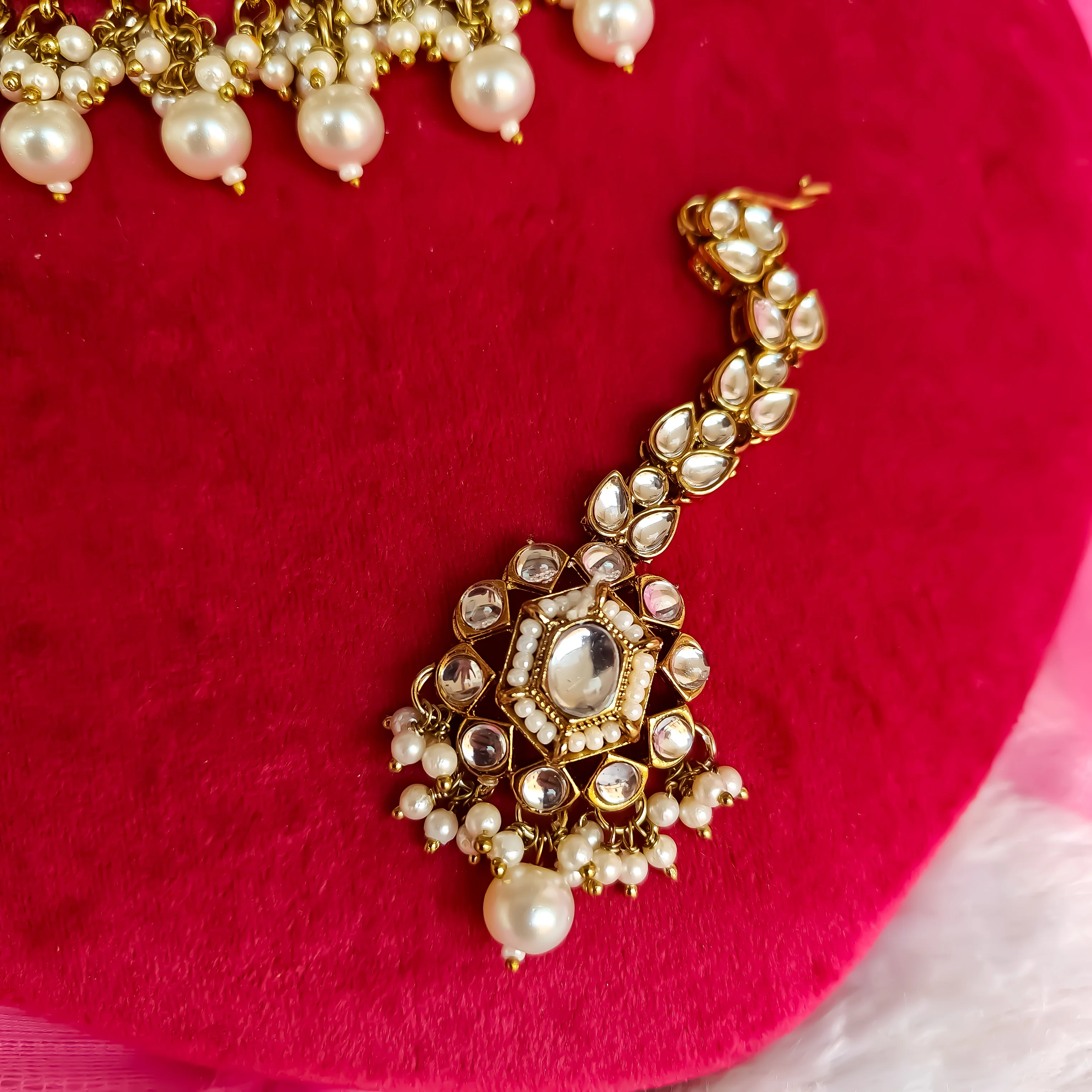 Debina Kundan Necklace Set - Golden - Image 8