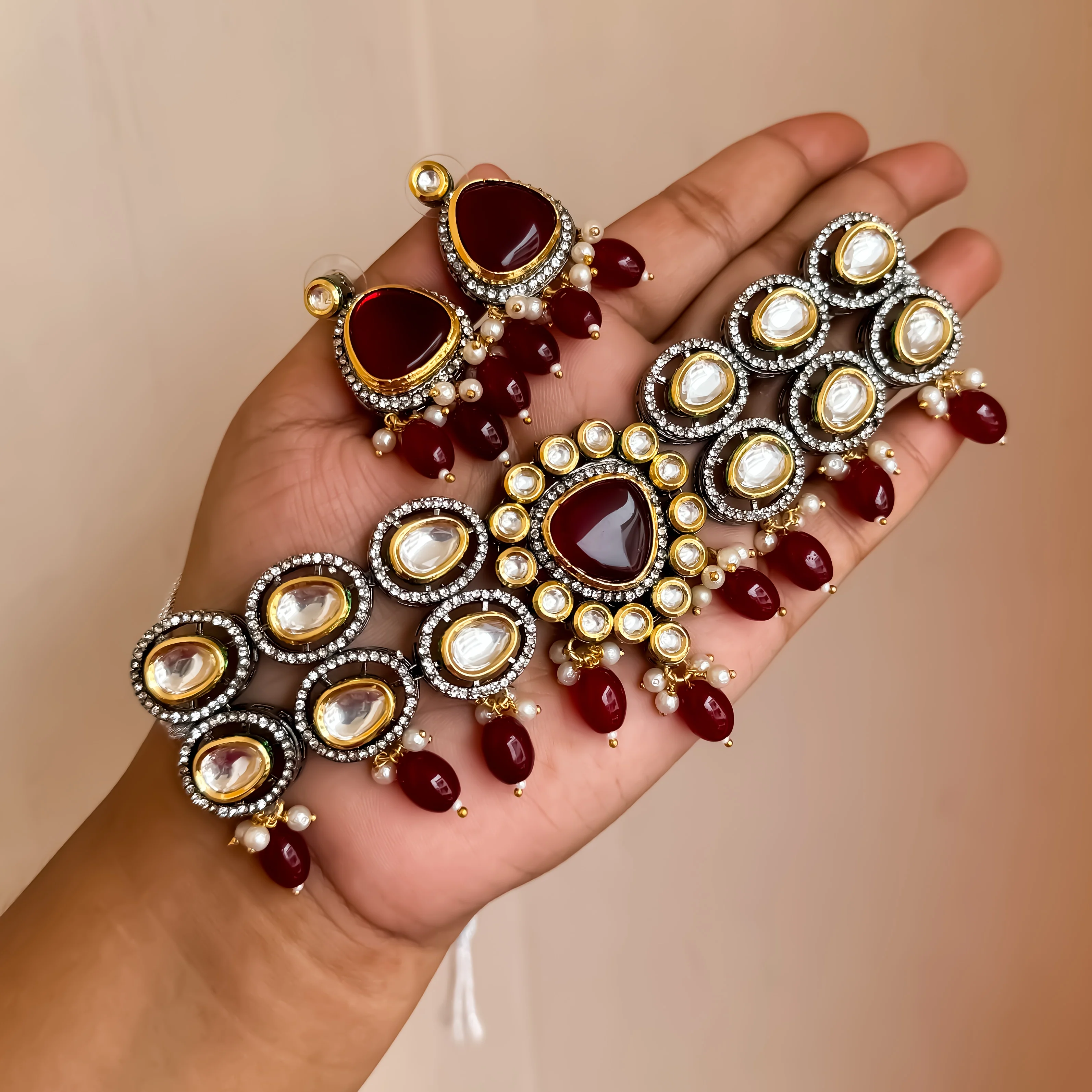 Devyani Kundan Necklce Set-Maroon - Image 2