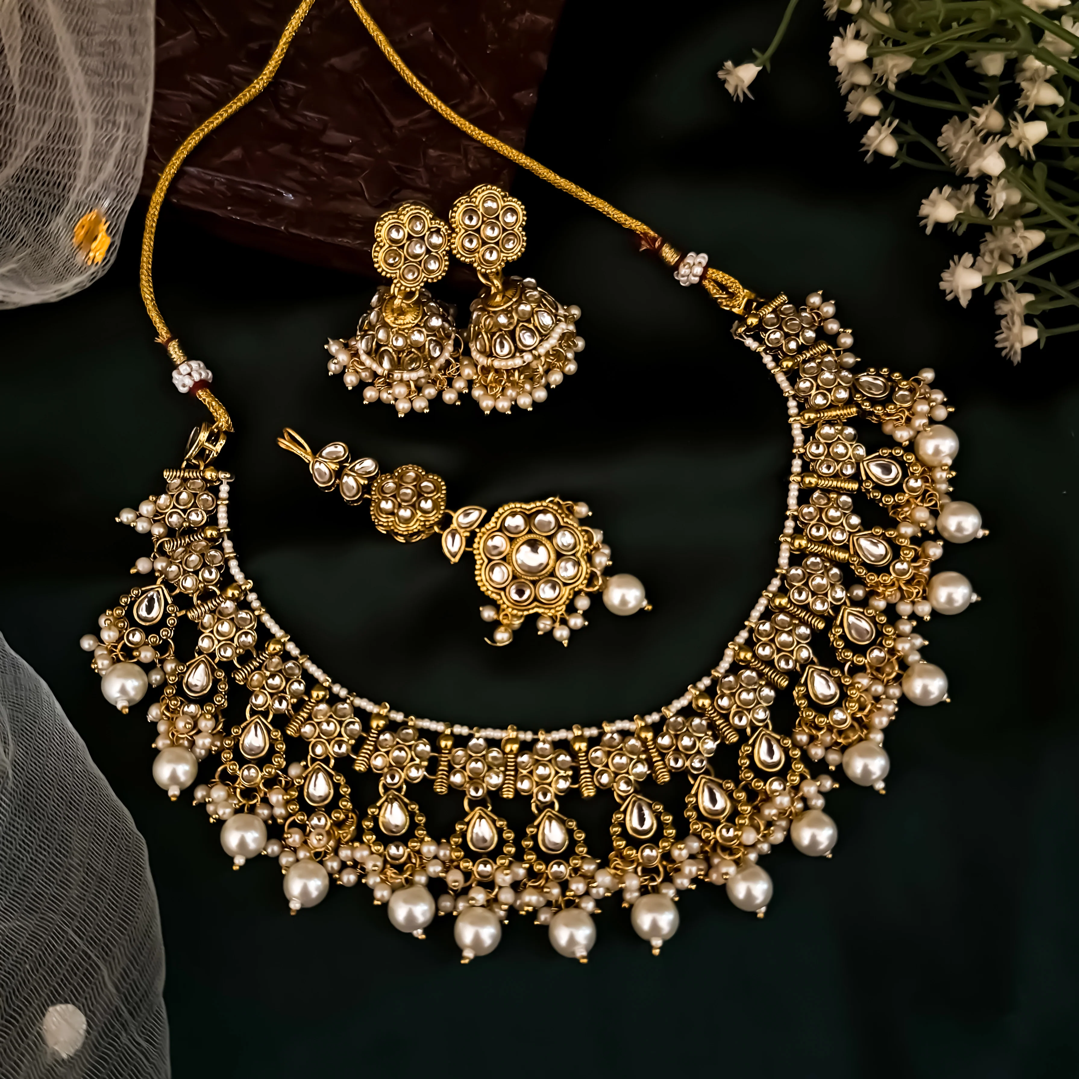 Etika Premium Kundan Necklace Set - Golden - Image 2