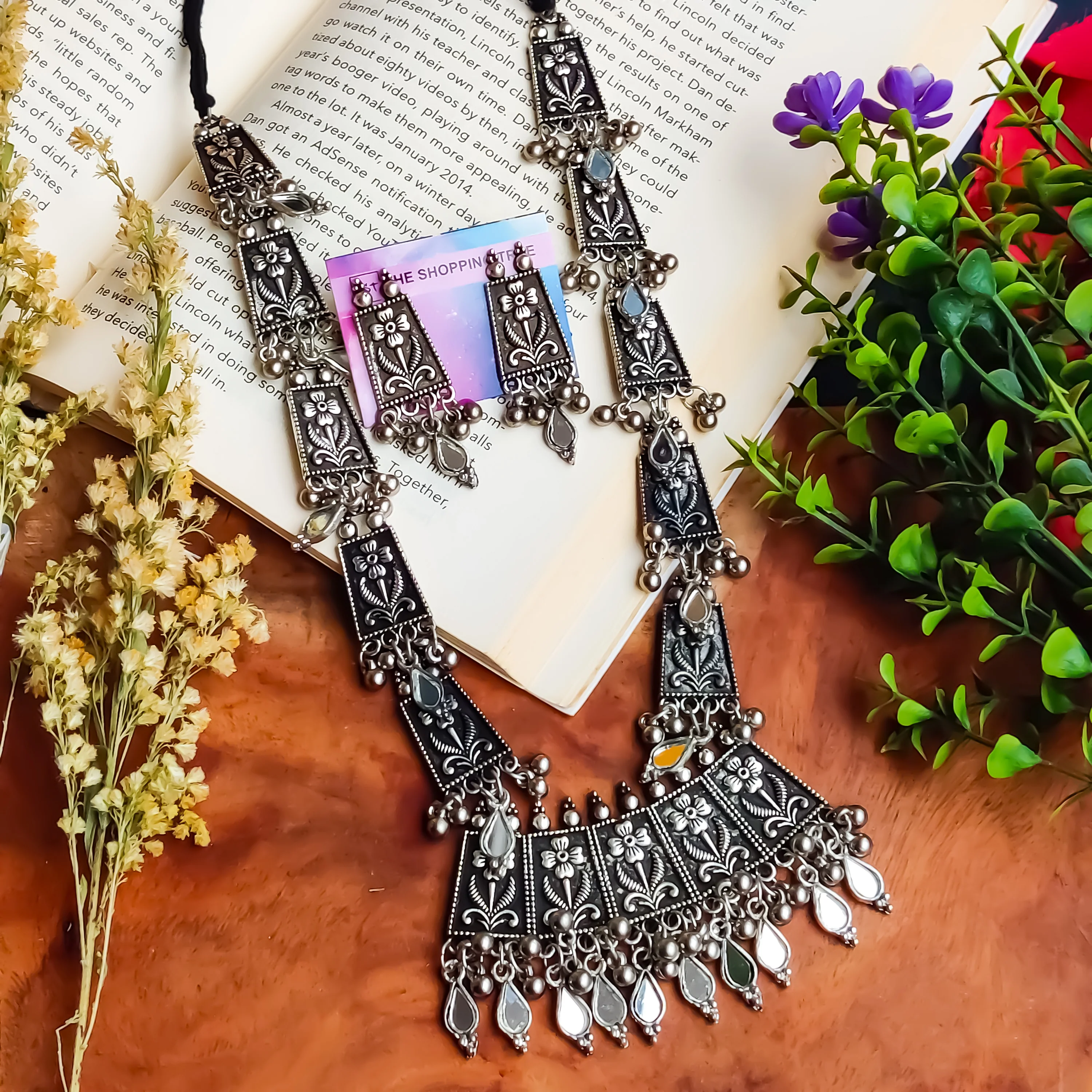 Floral Silver Long Mirror Necklace Set - Image 3