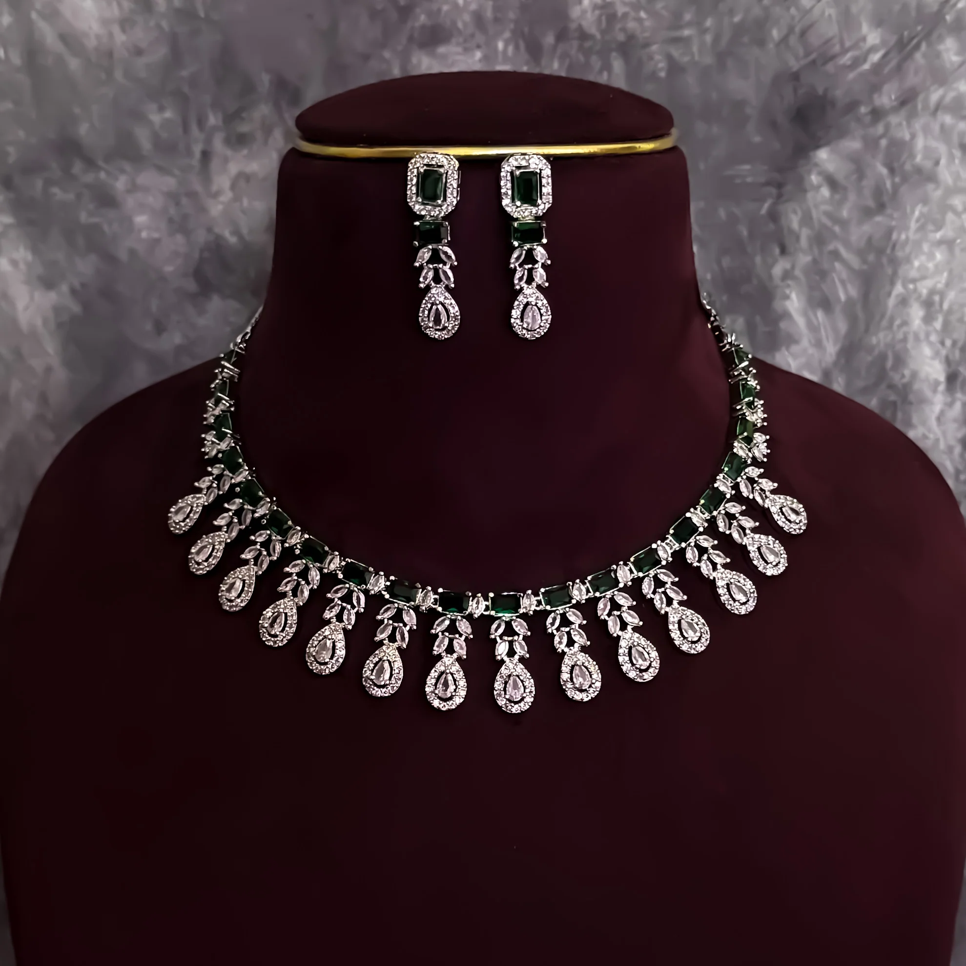 Harriet AD Necklace Set - Emerald Green - Image 4