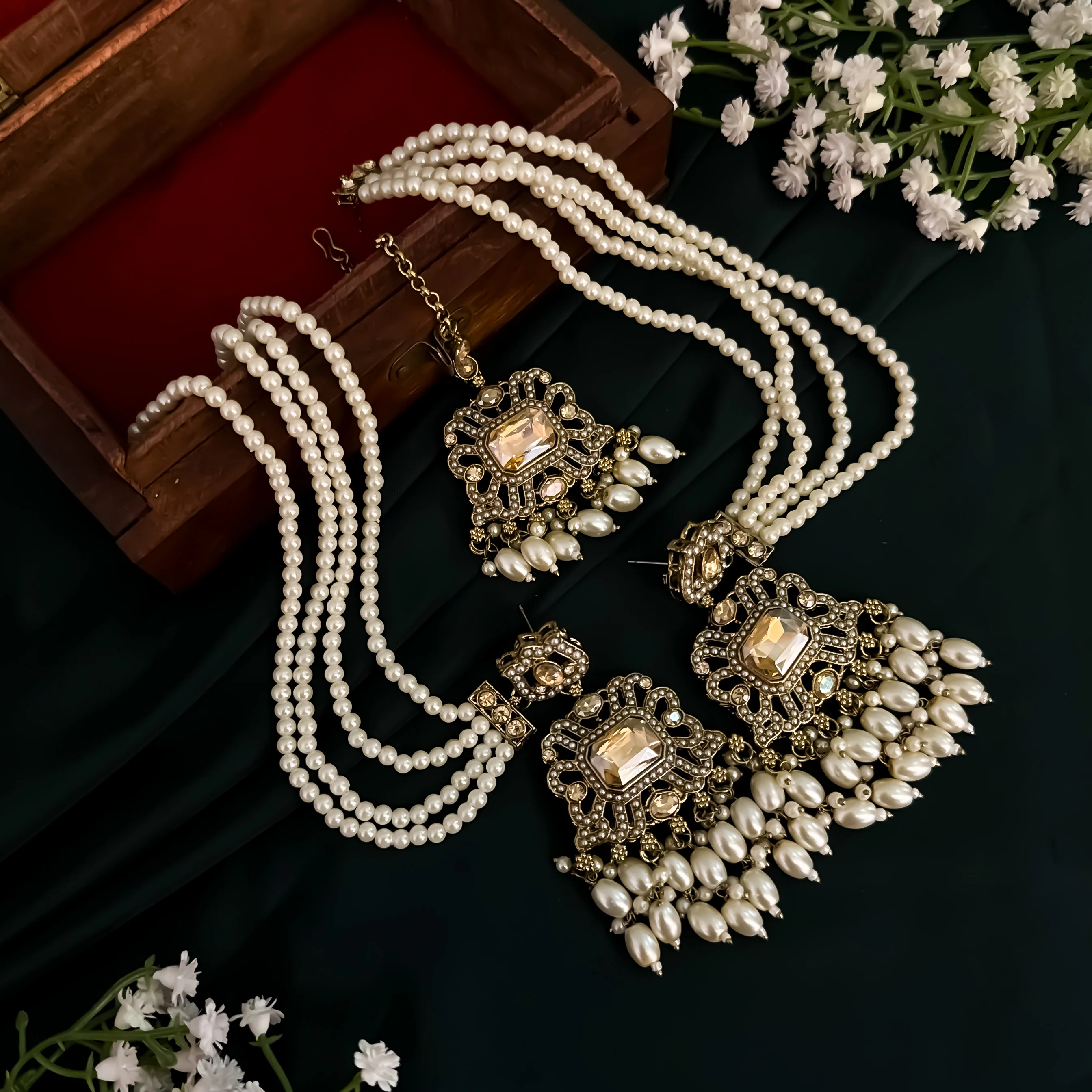 Jodha Jadau Reverse AD Necklace Set with Sahara Earrings & Teeka - Golden (𝑮𝒆𝒕 𝑭𝒓𝒆𝒆 𝑰𝒏𝒗𝒊𝒔𝒊𝒃𝒍𝒆 𝑬𝒂𝒓𝒄𝒉𝒂𝒊𝒏) - Image 2