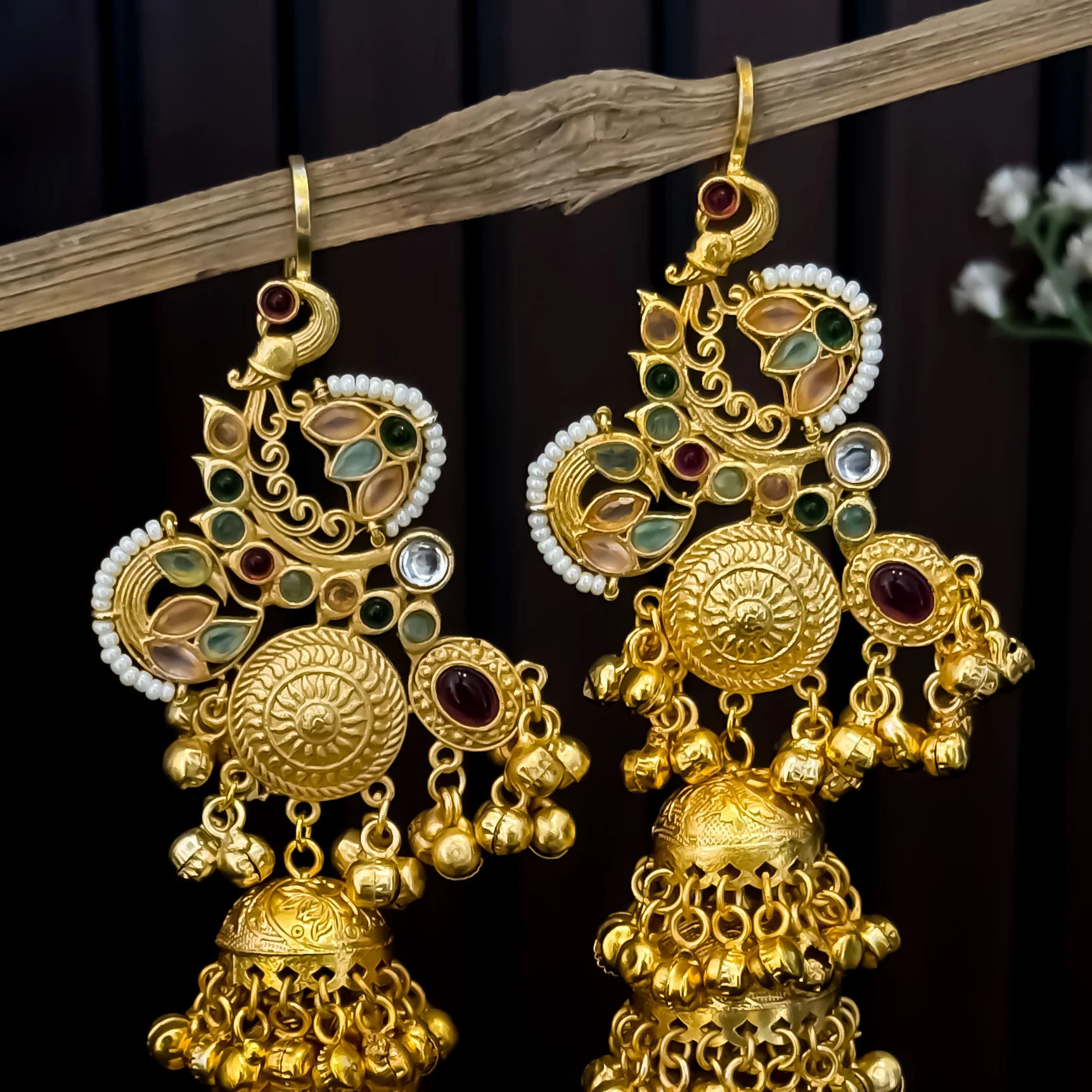 (𝖯𝗋𝖾-𝖮𝗋𝖽𝖾𝗋/𝖣𝗂𝗌𝗉𝖺𝗍𝖼𝗁 𝗂𝗇 5-7 𝖽𝖺𝗒𝗌) Mayurkanchi Peacock Premium Kashmiri Brass Jhumka with Earcuff Earrings - Golden - Image 2