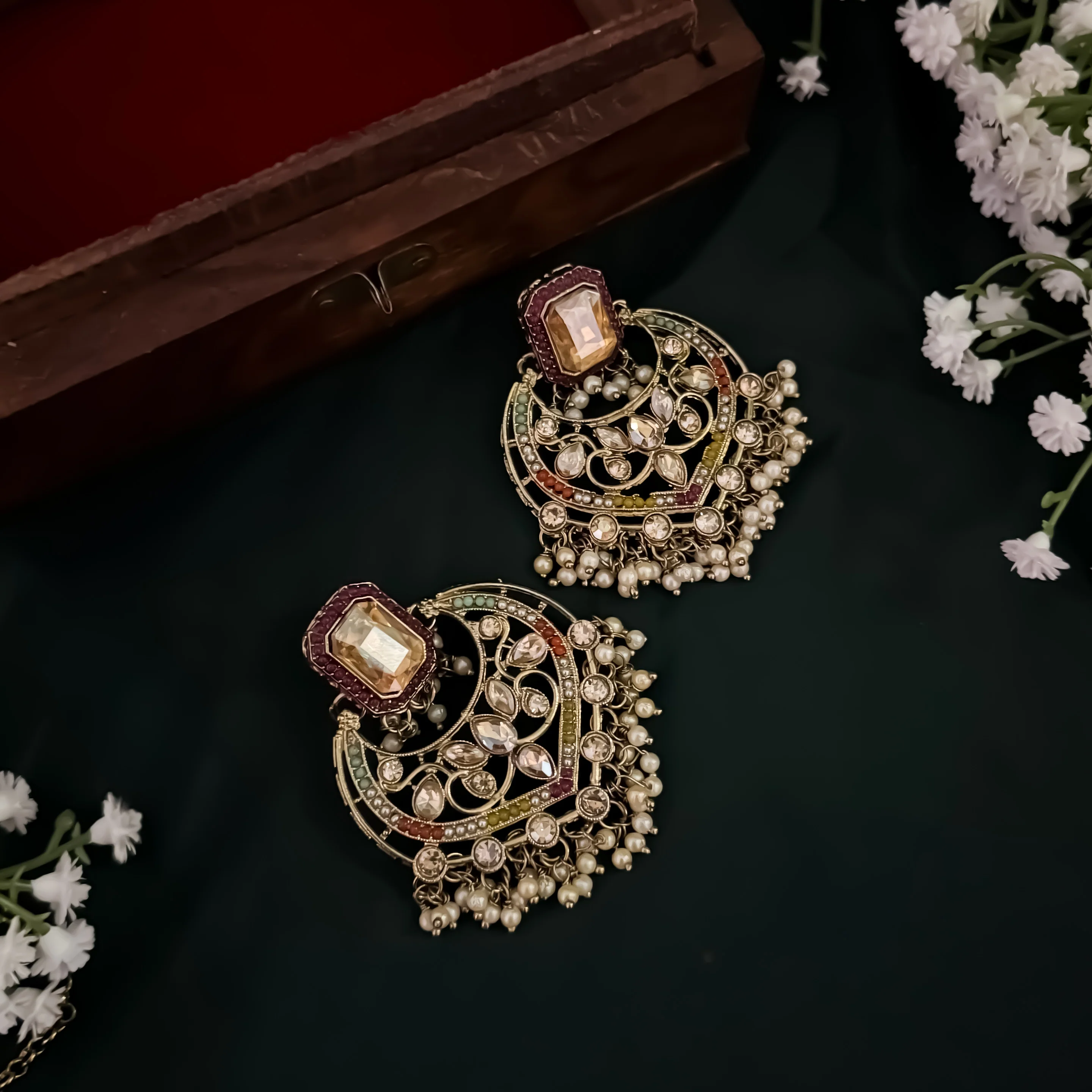 Miraj Jadau Reverse AD Necklace Set - Multi (𝑮𝒆𝒕 𝑭𝒓𝒆𝒆 𝑰𝒏𝒗𝒊𝒔𝒊𝒃𝒍𝒆 𝑬𝒂𝒓𝒄𝒉𝒂𝒊𝒏) - Image 4
