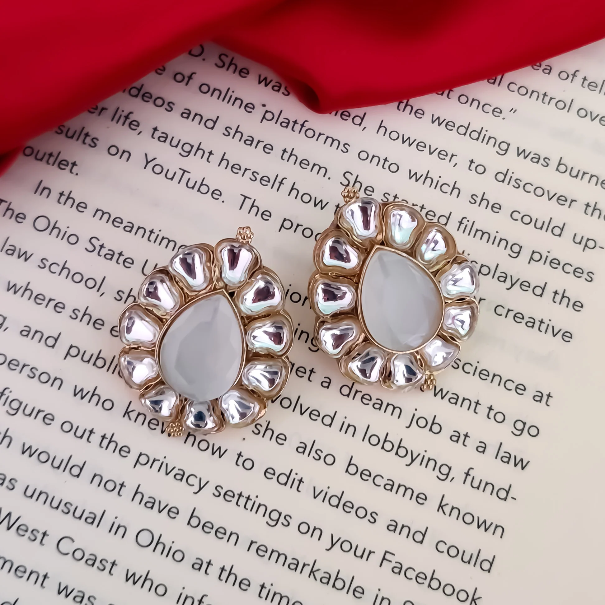 Nibedita Kundan Stud Earring - Grey - Image 2