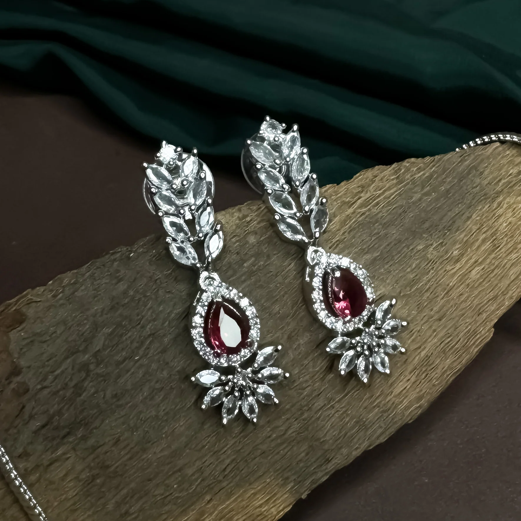 Nilofer AD Necklace Set - Ruby - Image 8