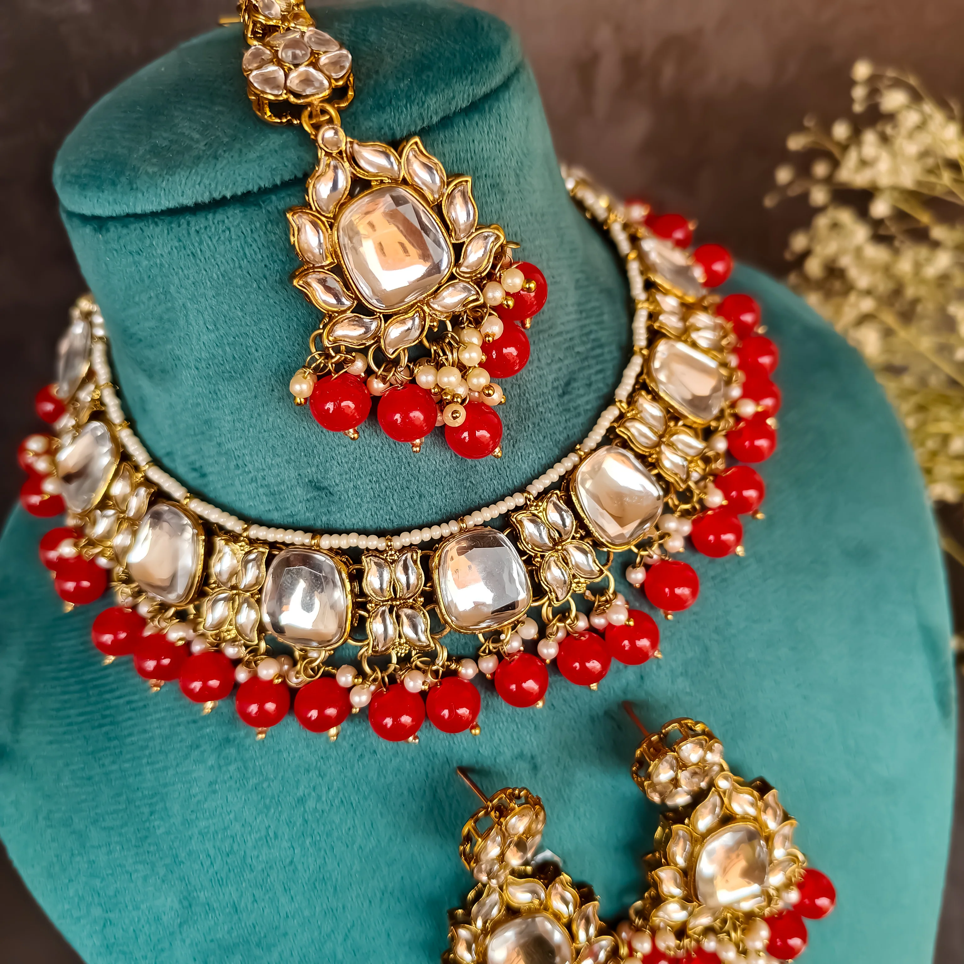 Rajvi Kundan Necklace Set- Red - Image 3