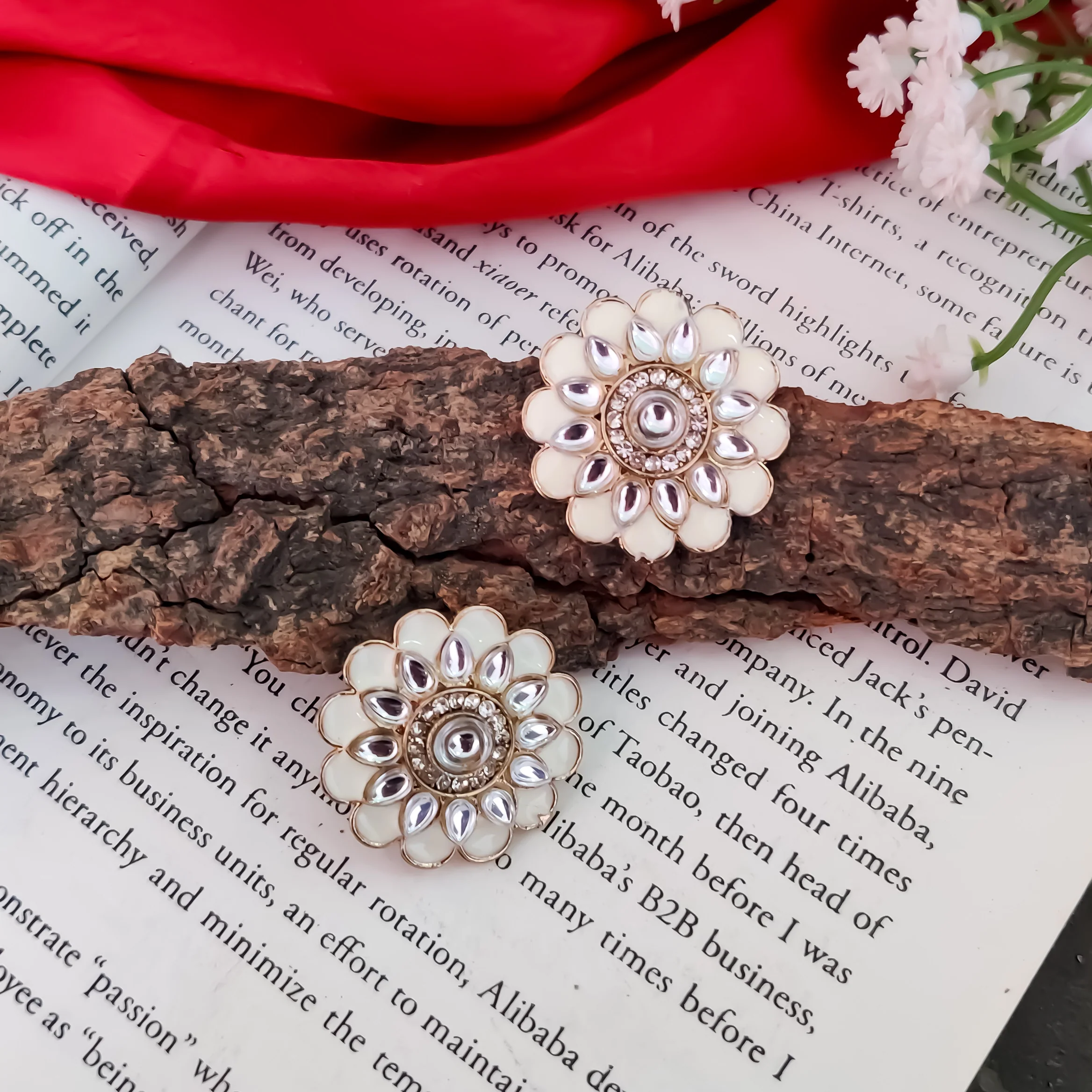 Shahida Kundan Stud Earring - Ivory - Image 3