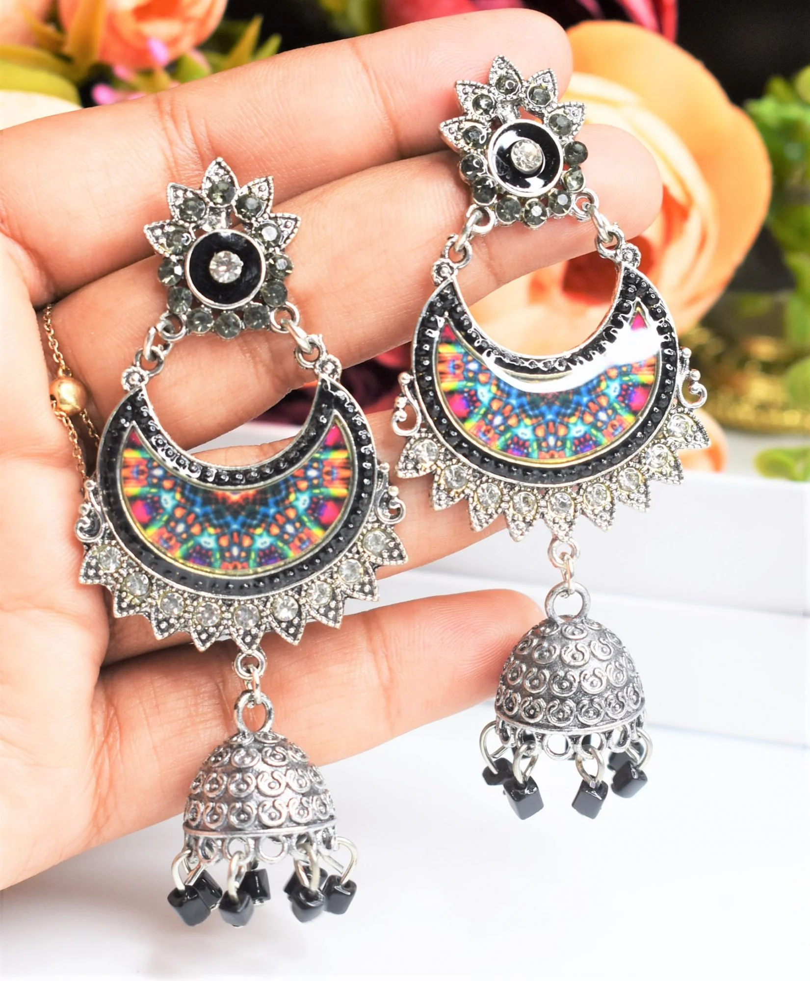 Silver Graphic Oxidised Jhumka Earring - Image 4