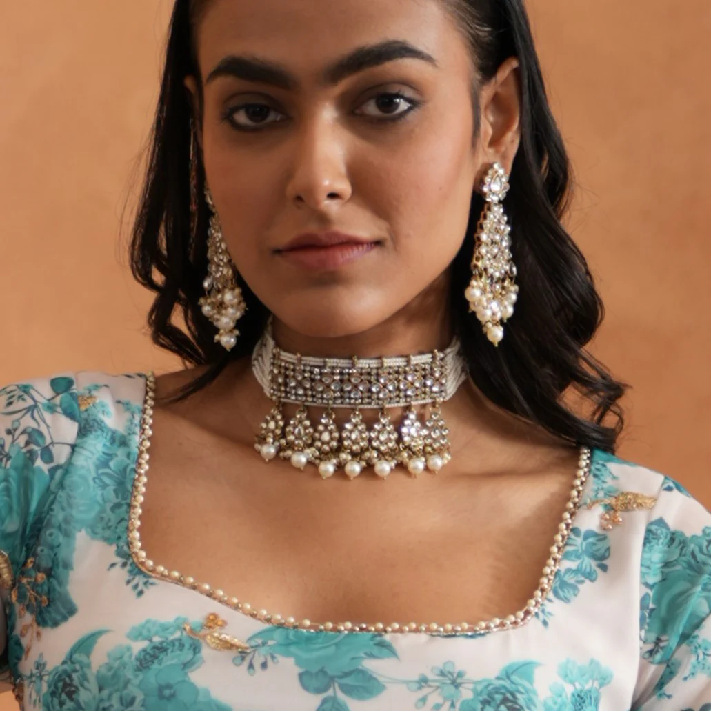 Sreeja Golden Necklace Set - Image 4