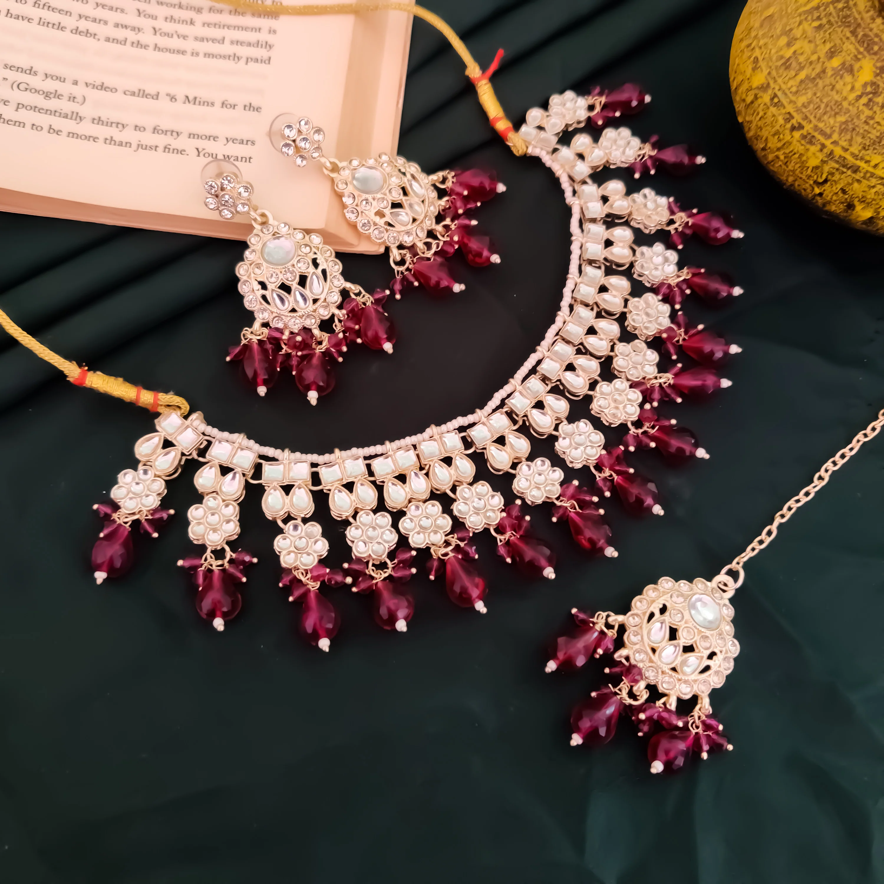 Suhaila Necklace Set - Wine - Image 4