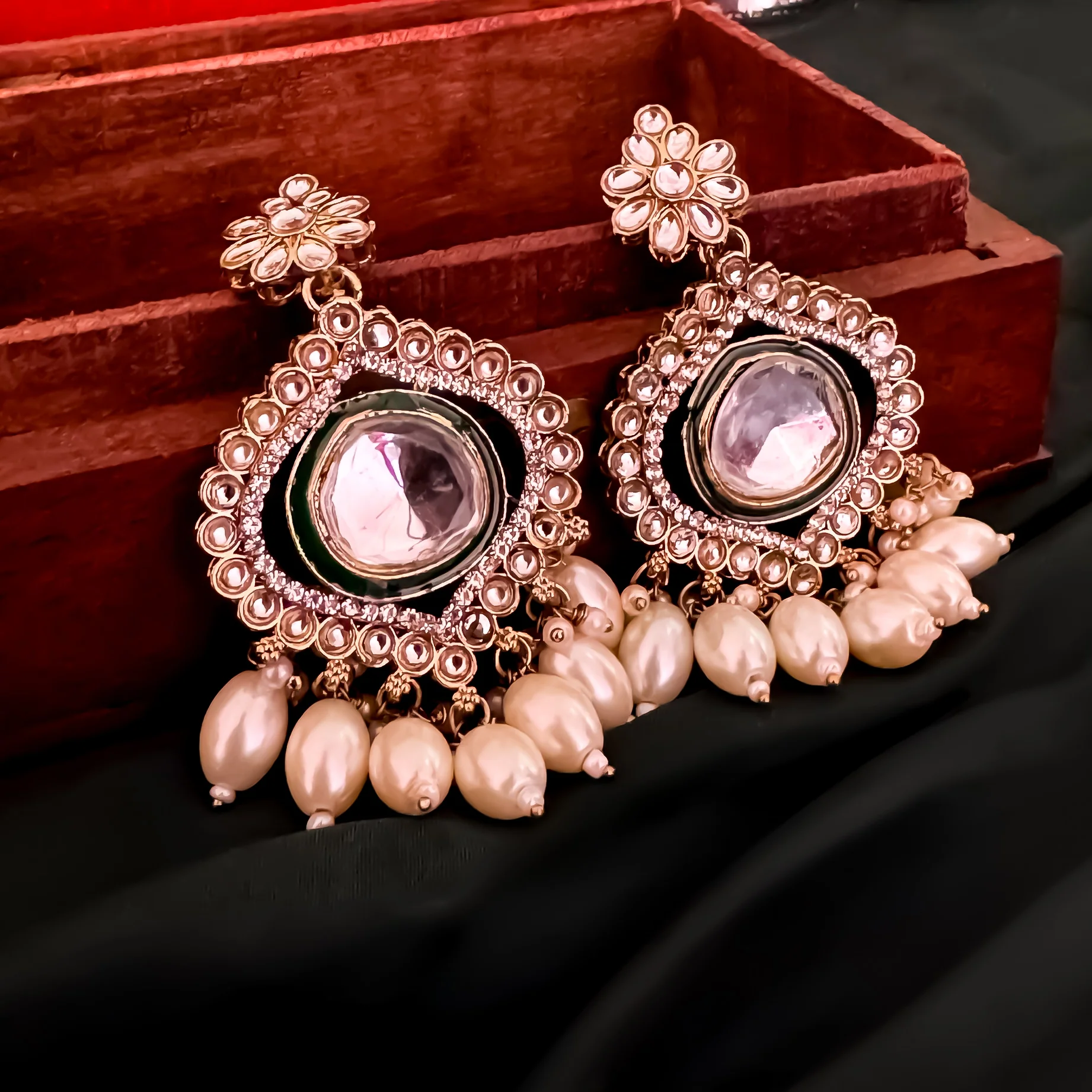 Tara Bridal Kundan Necklace Set With Teeka & Earrings - Golden & Green - Image 6
