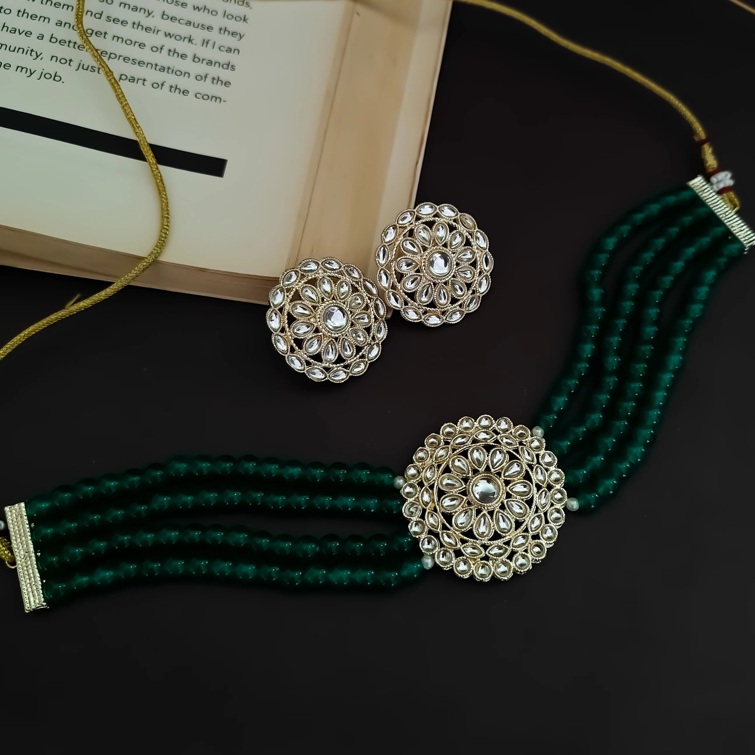 VAANI KUNDAN PEARL NECKLACE GREEN - Image 5